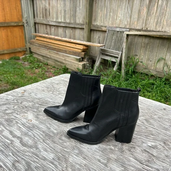 Marc Fisher Alva Black Leather Heeled Bootie‎ size 5.5